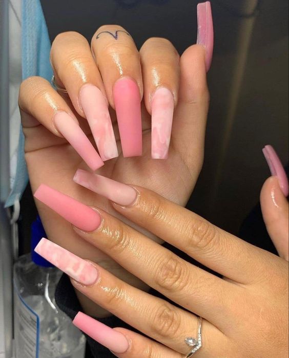 Nail hồng nhạt sơn loang cực xinh