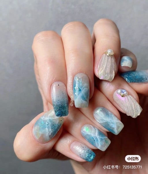 mẫu nail loang màu